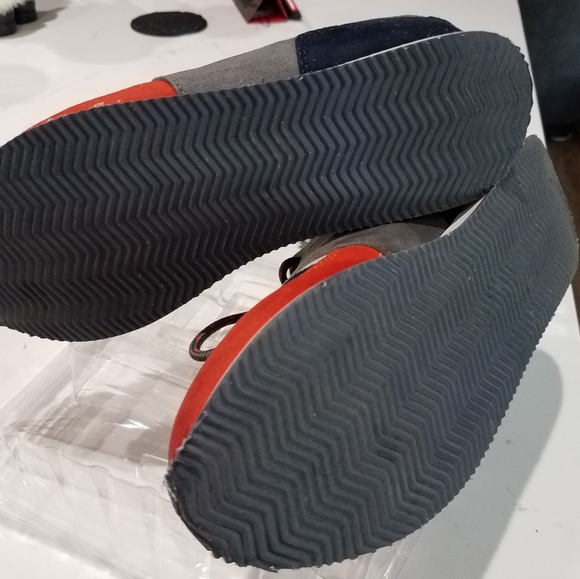 GAP Kids Colorblock Sneakers - Picture 11 of 11